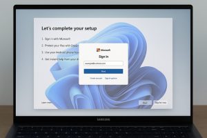 Book4 Ultra setup screen with Windows 11 sign-in prompt