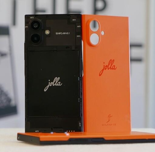 Jolla Sailfish OS hardware concept phone